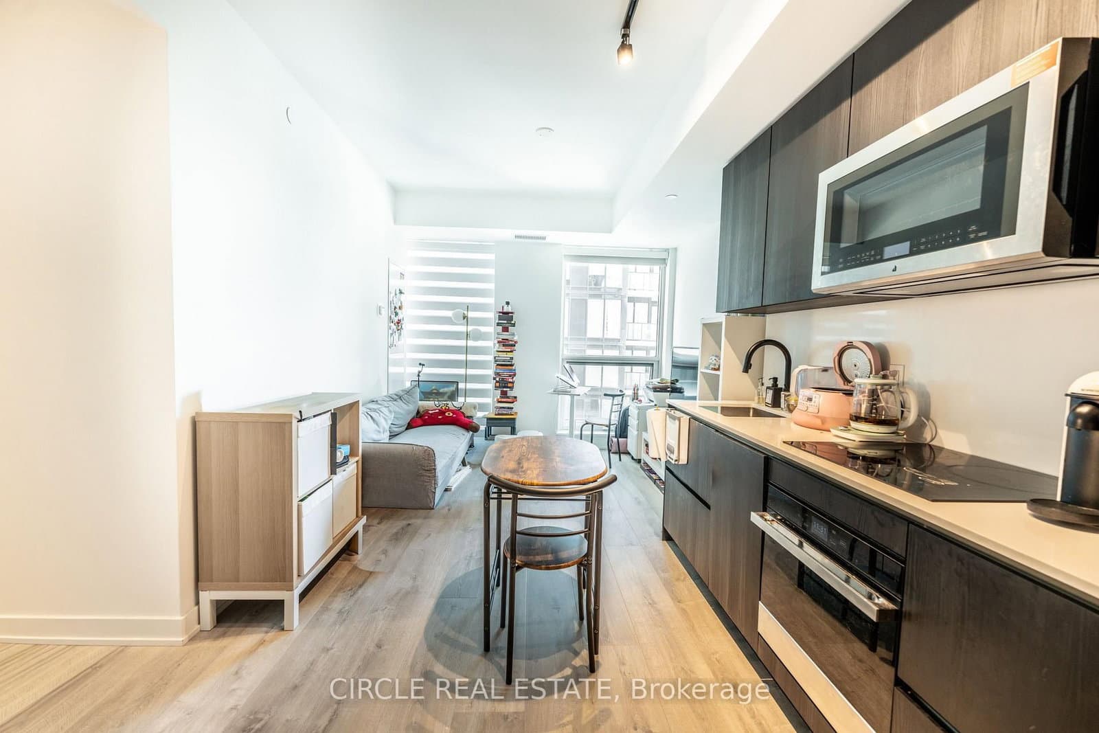 327 King Street W, Unit 2705 thumbnail 9
