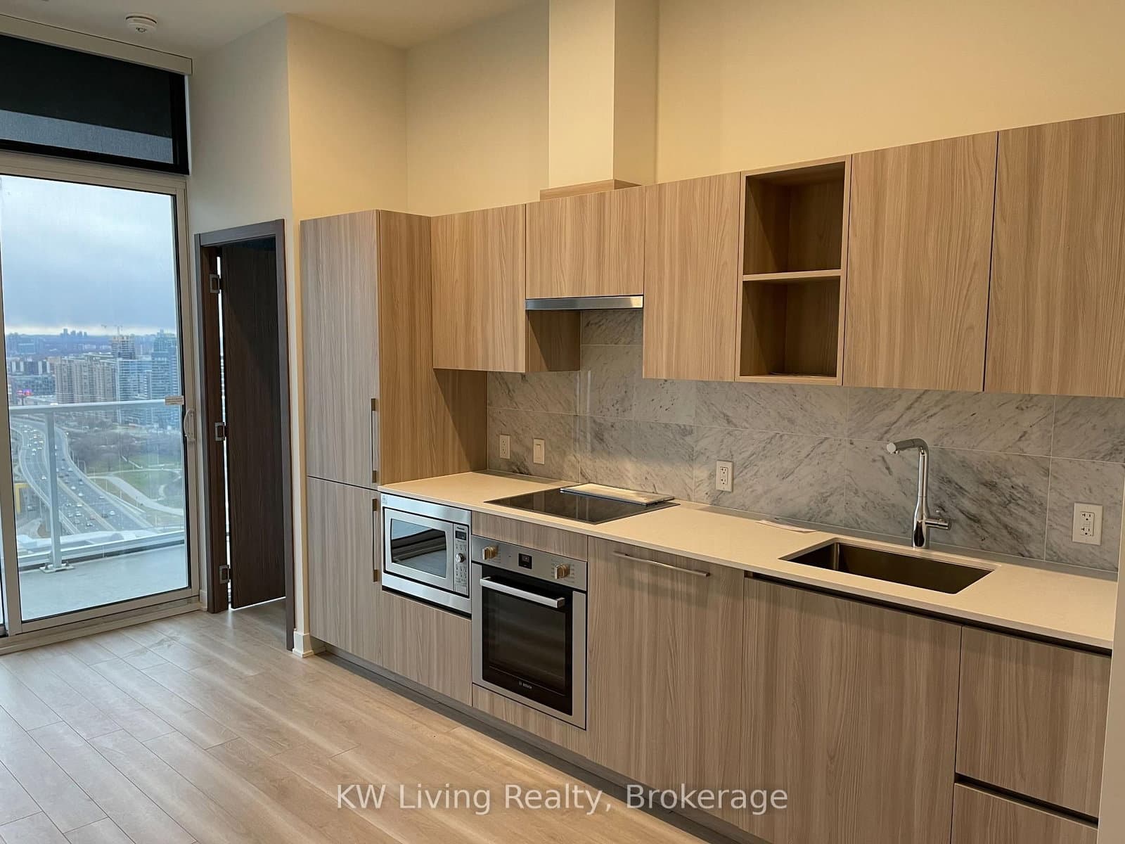 19 Bathurst Street, Unit 4202 thumbnail 3