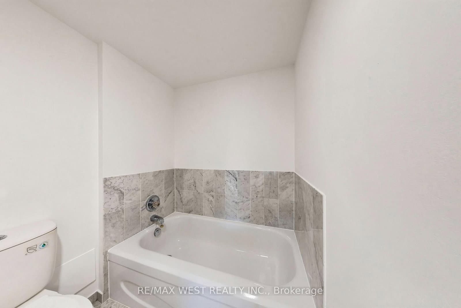 5 Concorde Place, Unit 1302 thumbnail 29