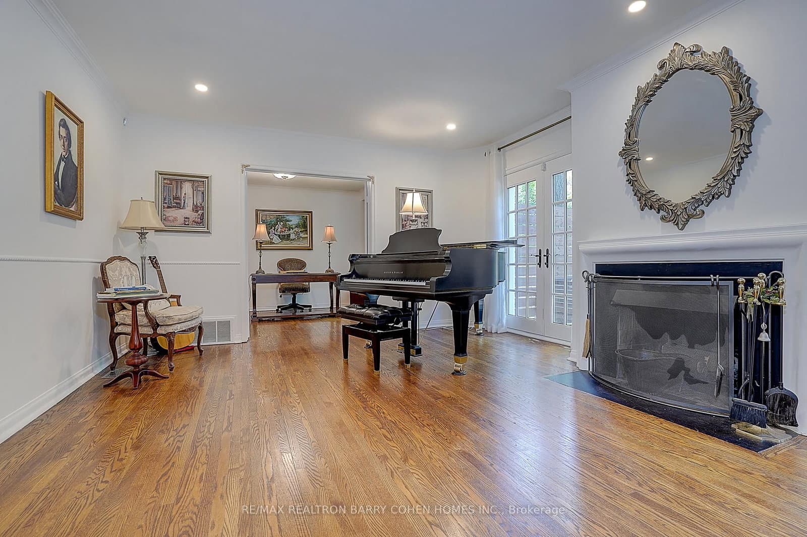 321 Lawrence Avenue E thumbnail 10