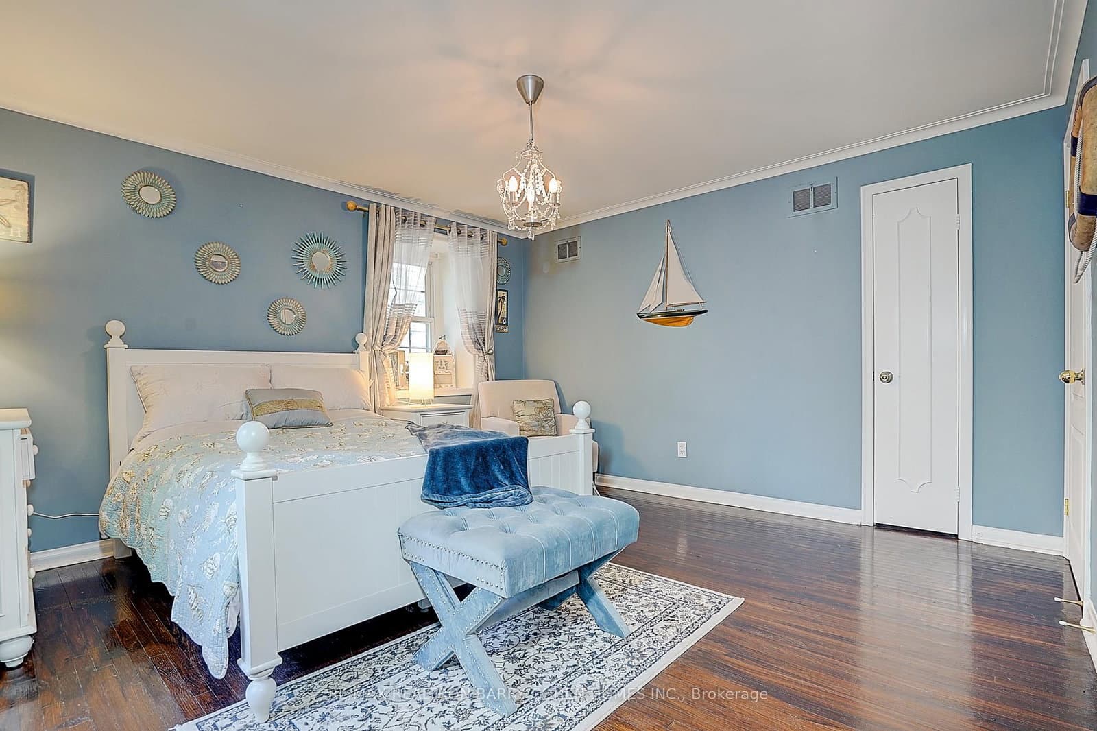 321 Lawrence Avenue E thumbnail 31