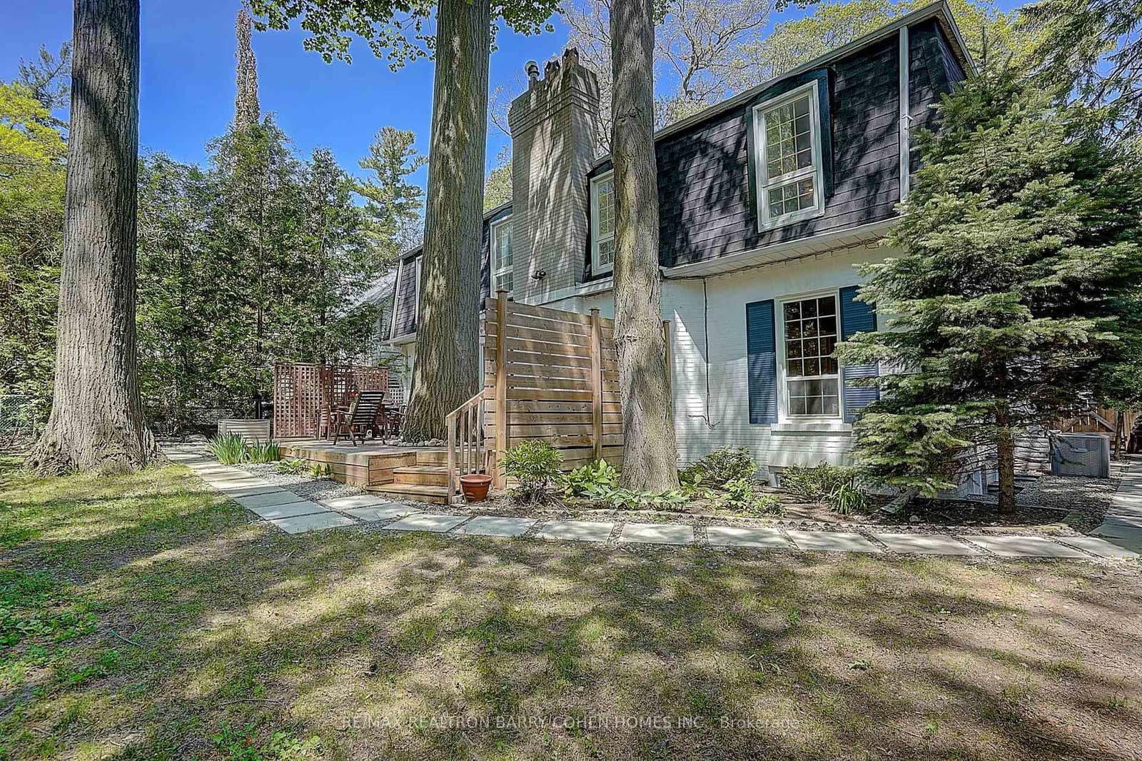 321 Lawrence Avenue E thumbnail 44