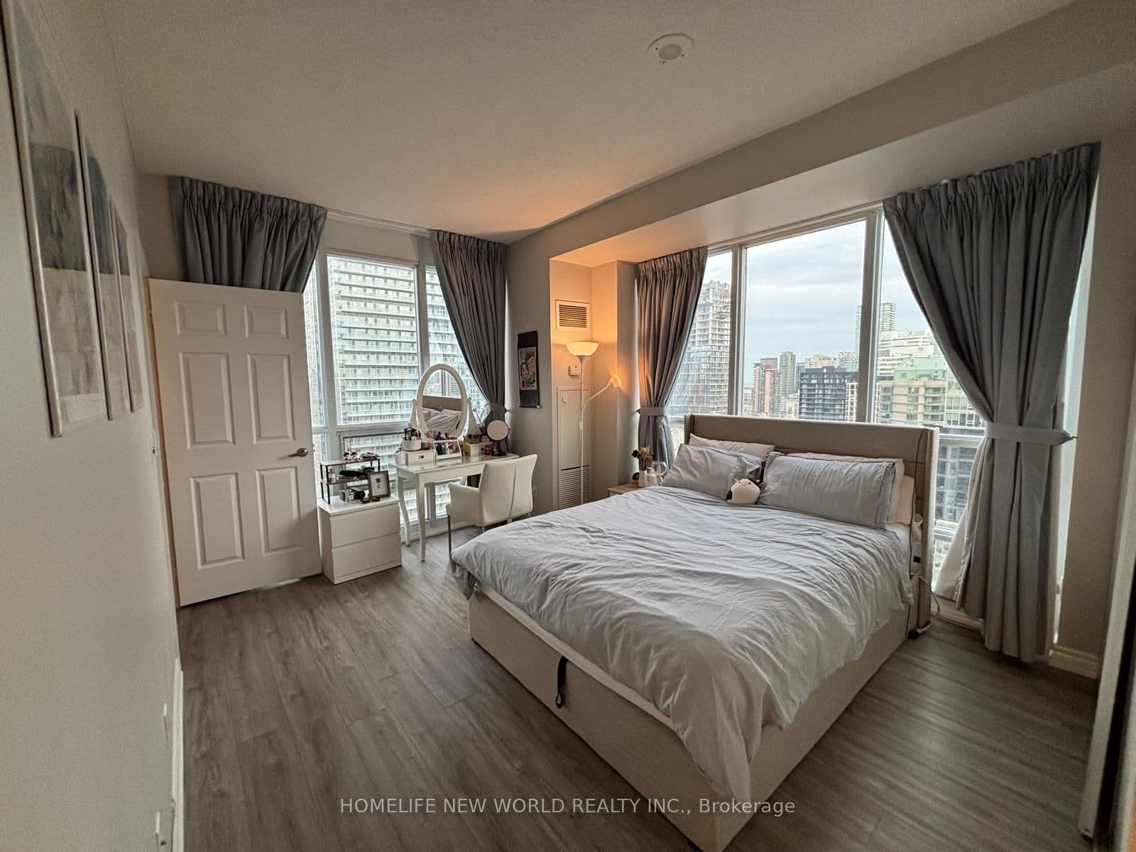 761 Bay Street, Unit 3305 thumbnail 12