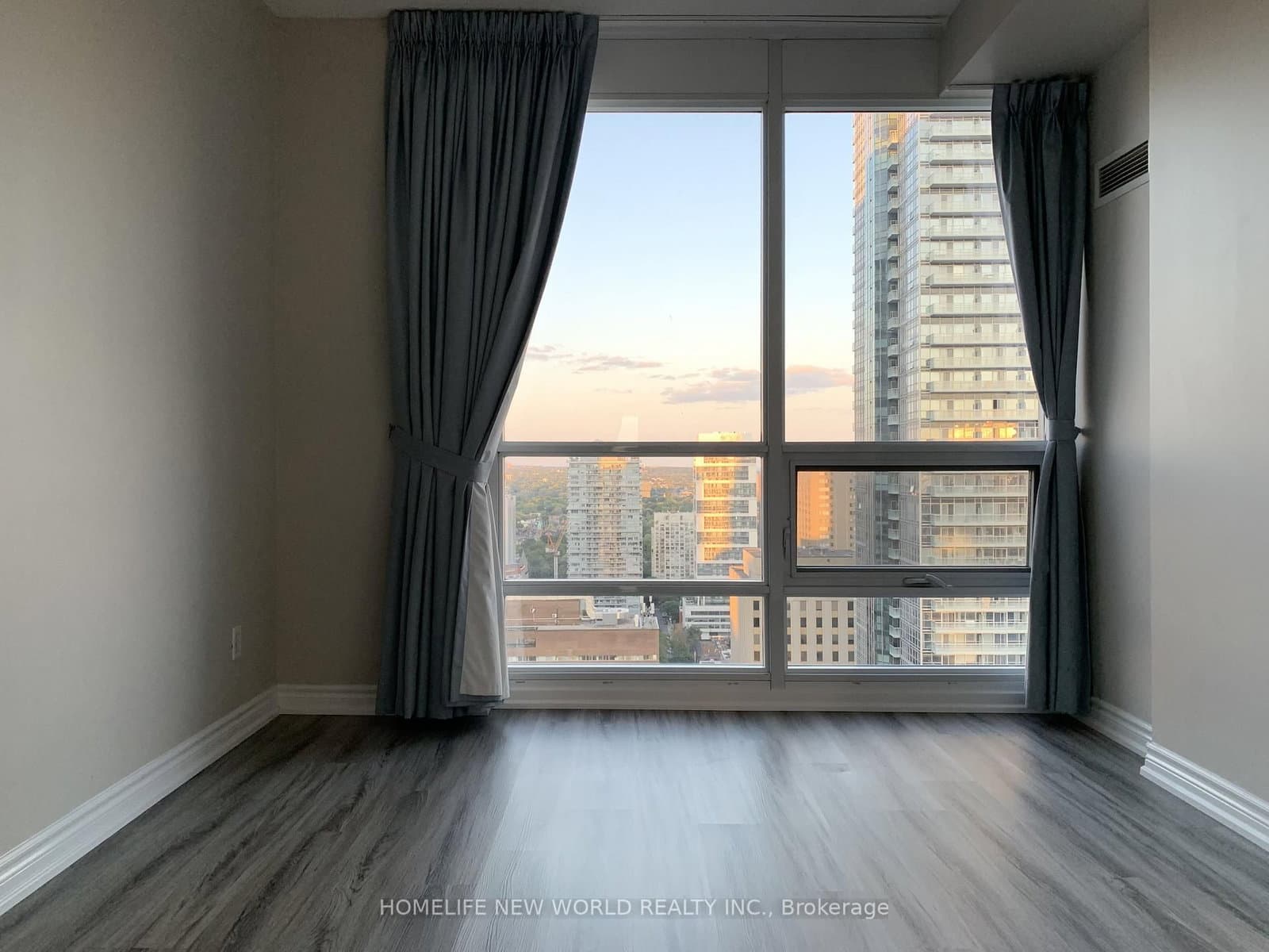 761 Bay Street, Unit 3305 thumbnail 7