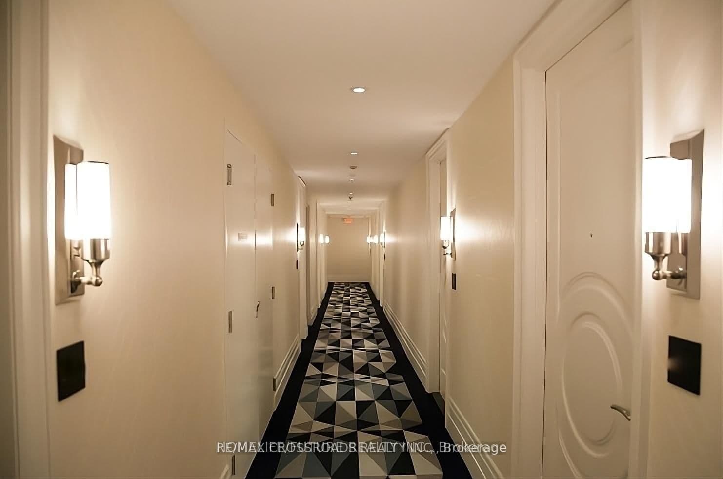 88 Blue Jays Way, Unit 1308 thumbnail 4