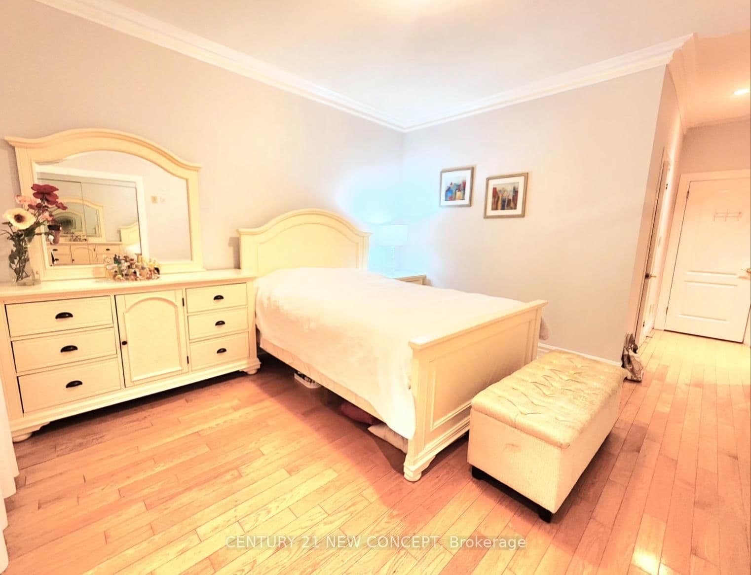 24 Abitibi Avenue thumbnail 10