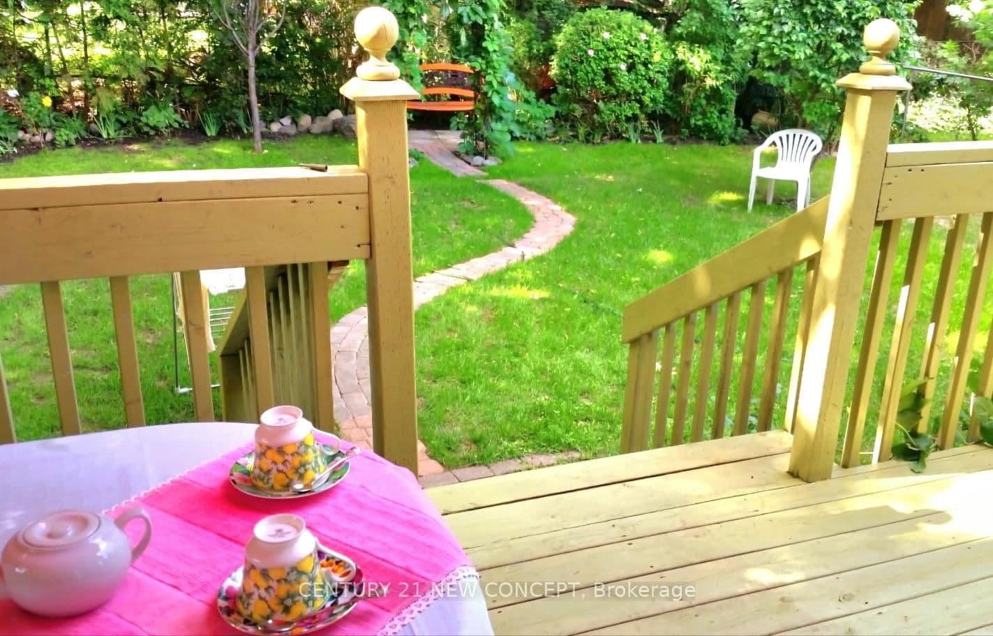 24 Abitibi Avenue thumbnail 22