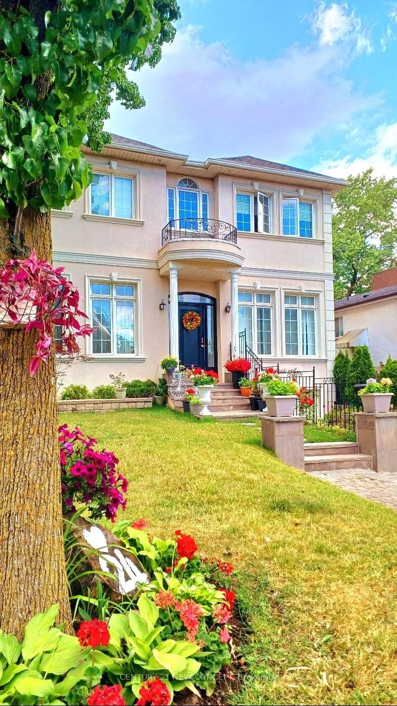 24 Abitibi Avenue thumbnail 3