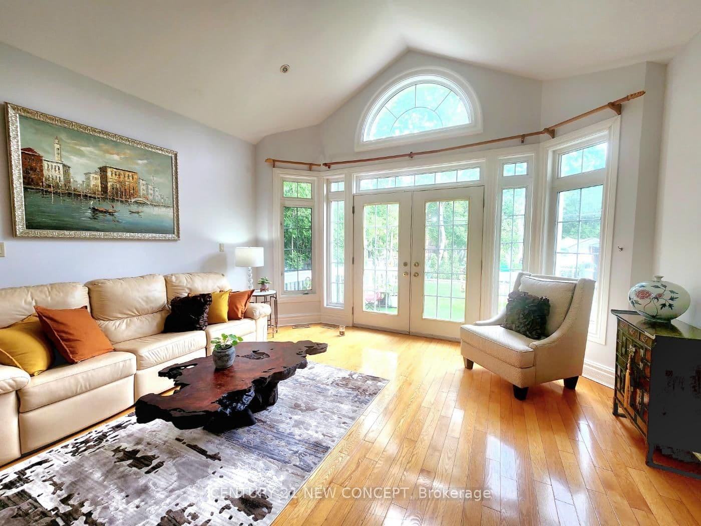 24 Abitibi Avenue thumbnail 9