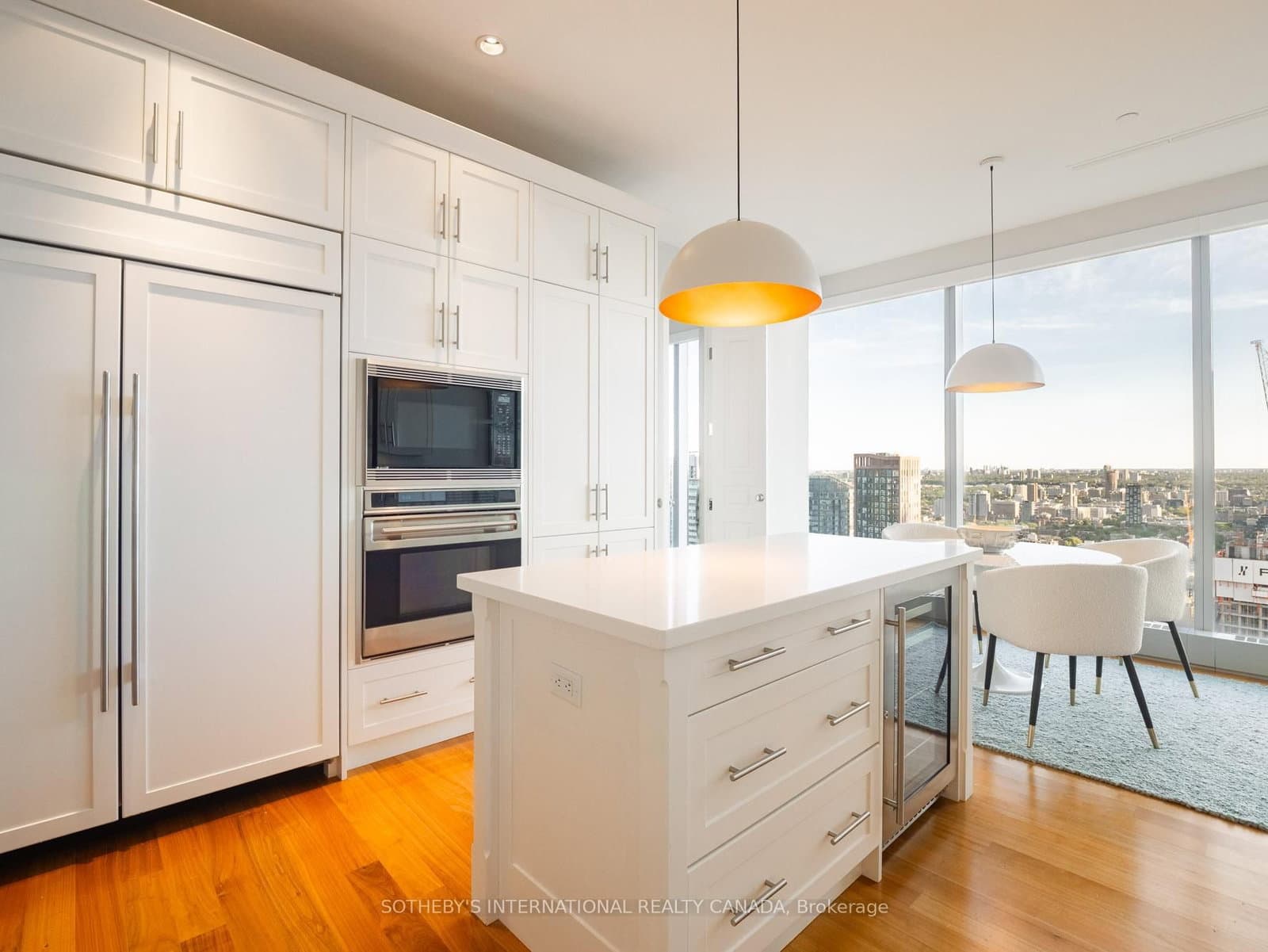 183 Wellington Street W, Unit 4301 thumbnail 14