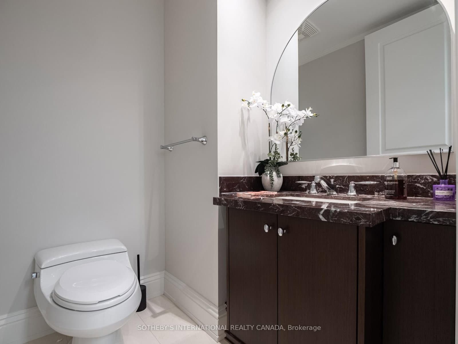 183 Wellington Street W, Unit 4301 thumbnail 25