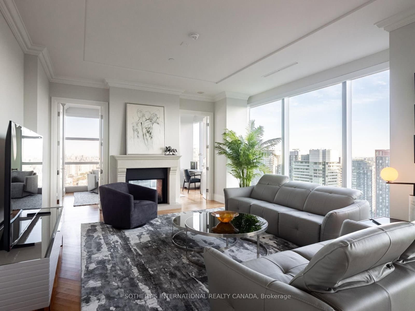 183 Wellington Street W, Unit 4301 thumbnail 4