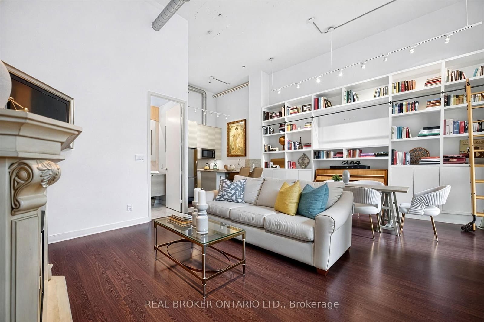 380 Macpherson Avenue, Unit 209 thumbnail 20