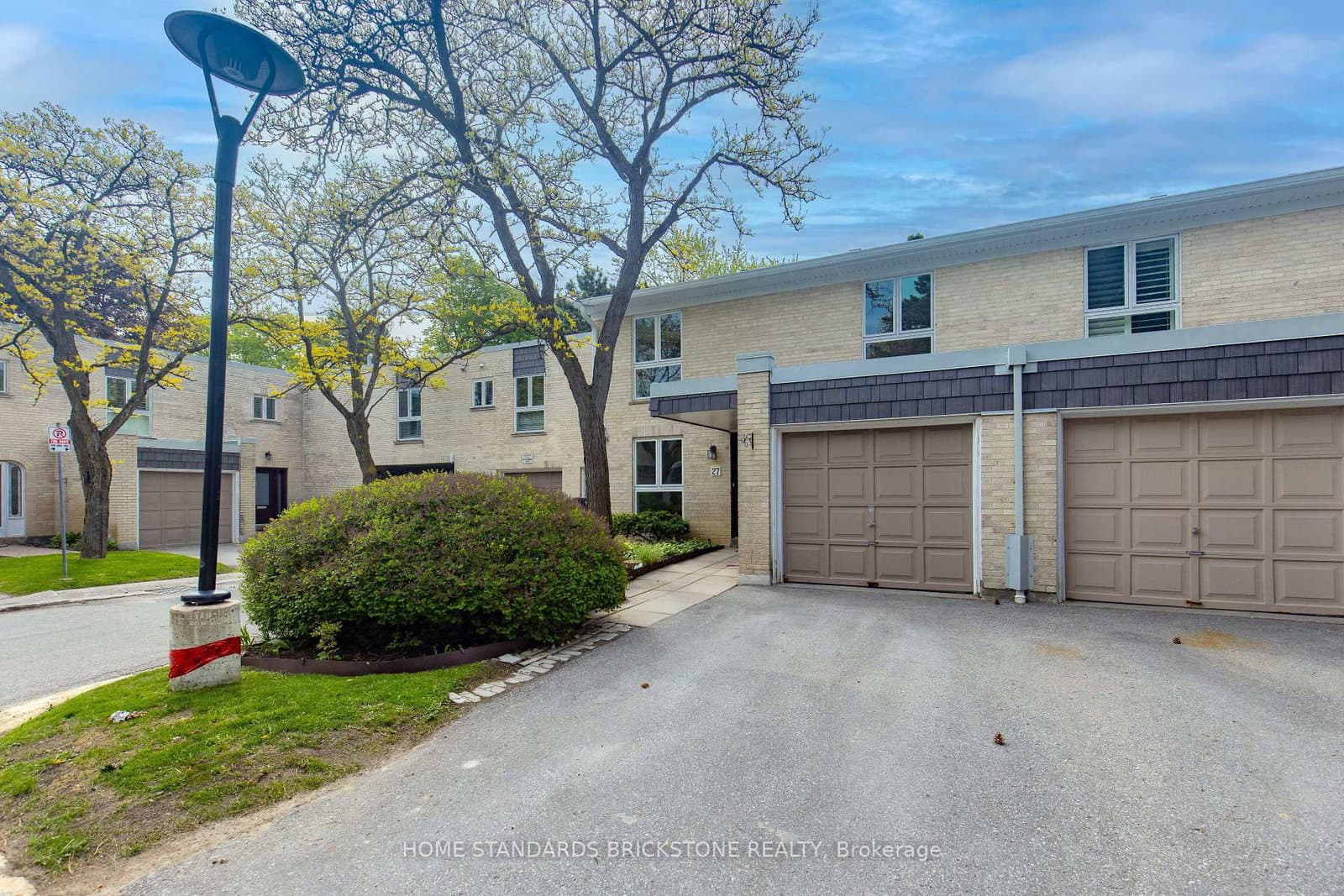27 Proudbank Millway, Unit 50 thumbnail 2