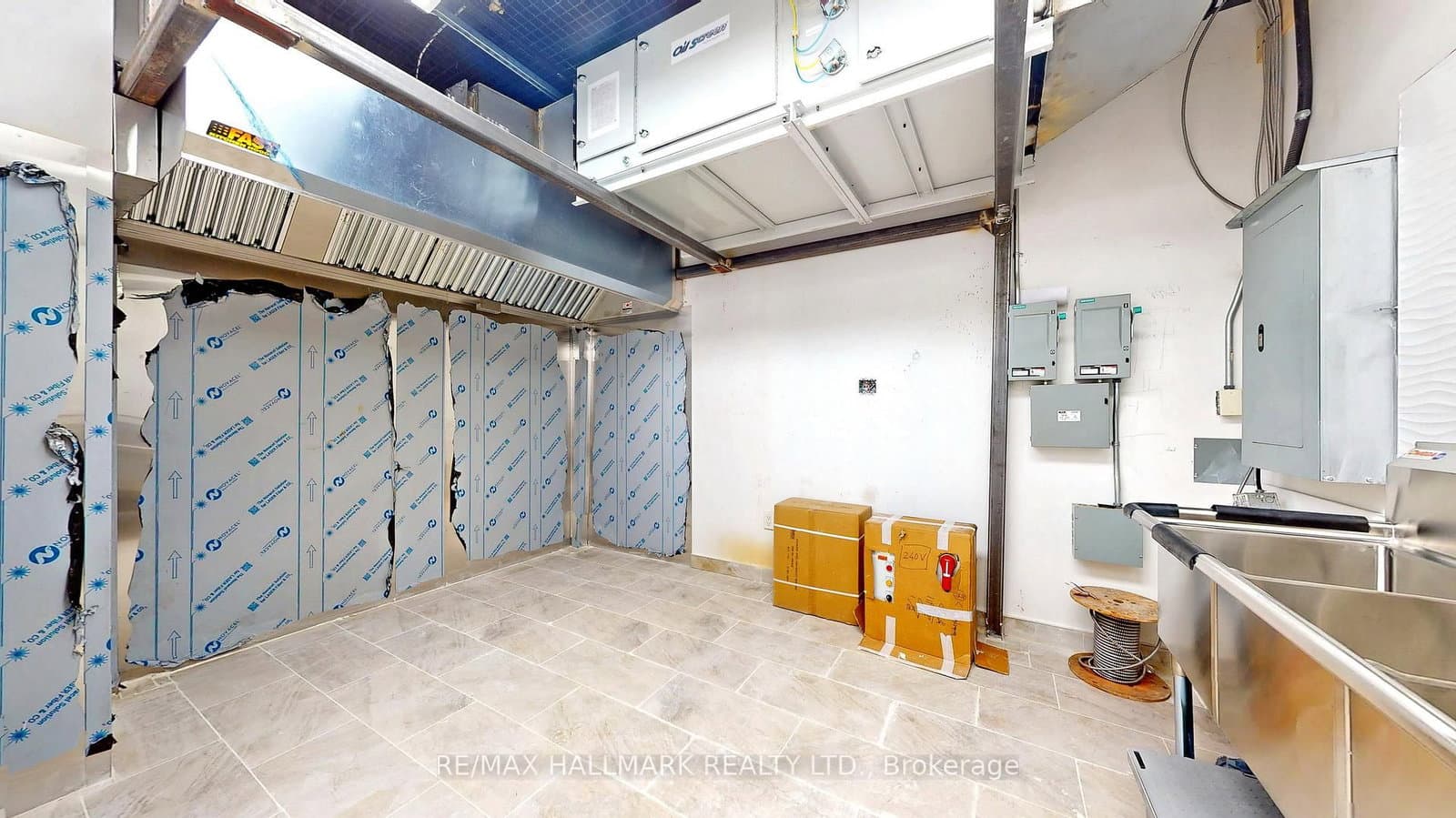 384 Yonge Street, Unit 49 thumbnail 13