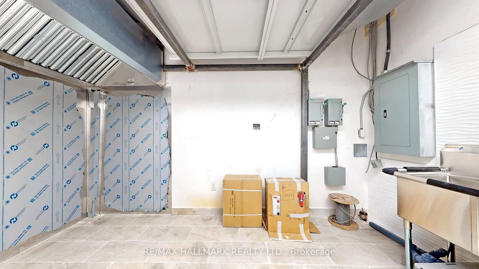 384 Yonge Street, Unit 49 thumbnail 14