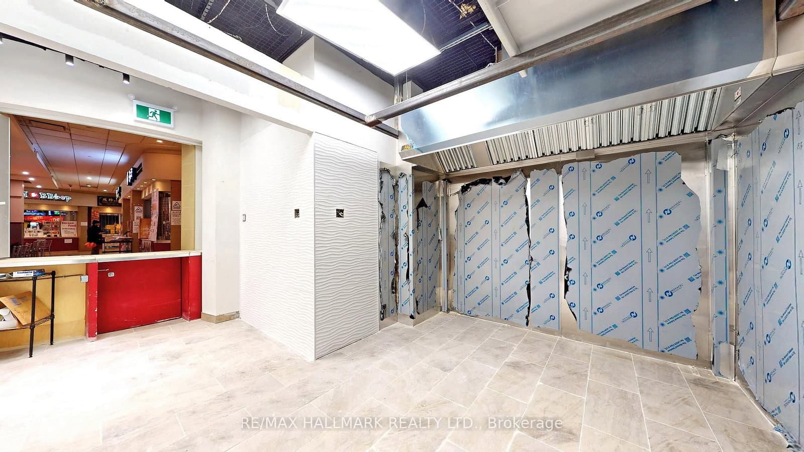 384 Yonge Street, Unit 49 thumbnail 15