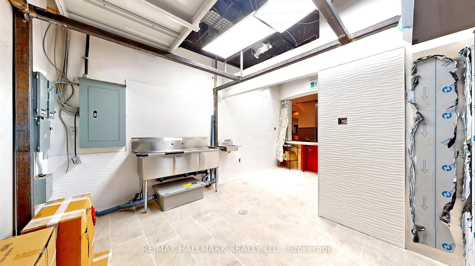 384 Yonge Street, Unit 49 thumbnail 16