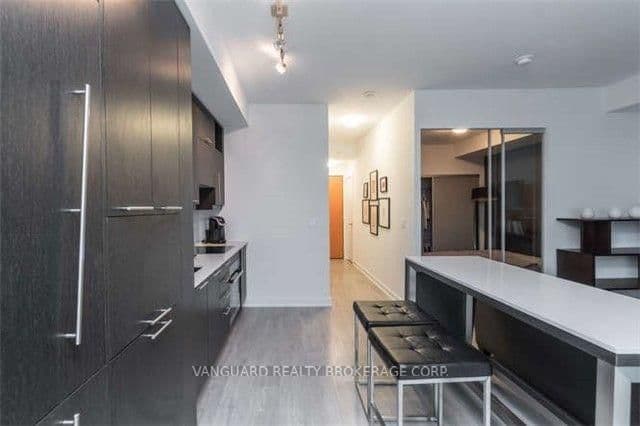 199 Richmond Street W, Unit 513 thumbnail 11