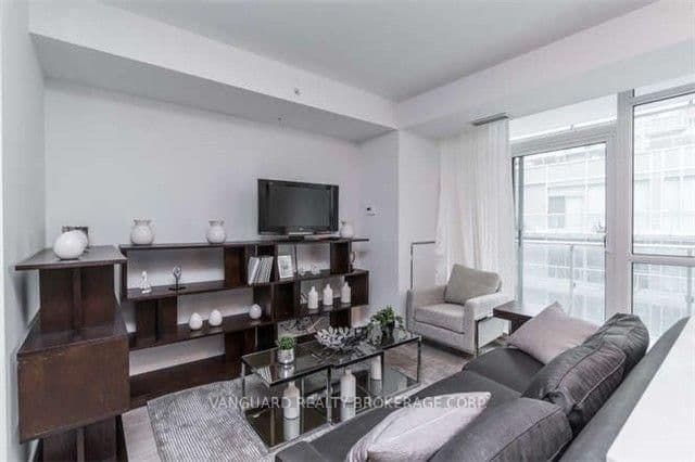 199 Richmond Street W, Unit 513 thumbnail 13