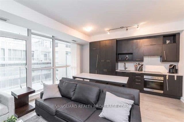 199 Richmond Street W, Unit 513 thumbnail 14