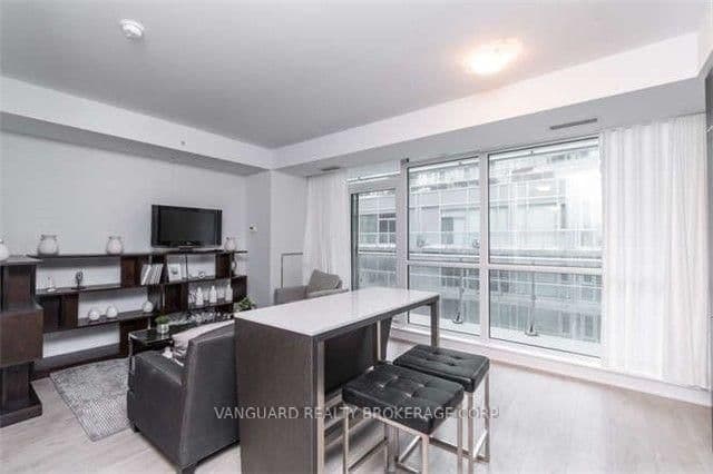 199 Richmond Street W, Unit 513 thumbnail 8
