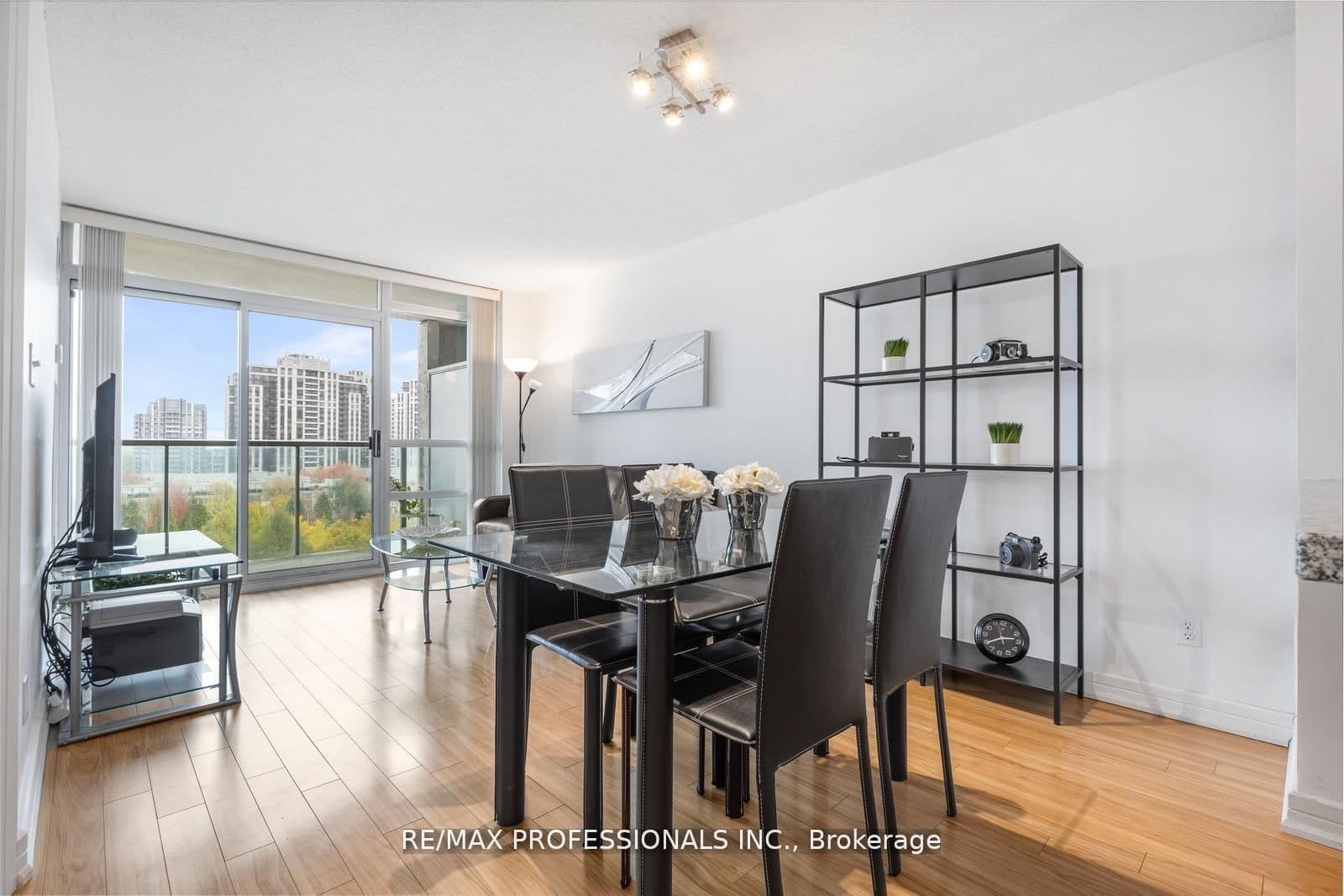 18 Harrison Garden Boulevard, Unit 706 thumbnail 11