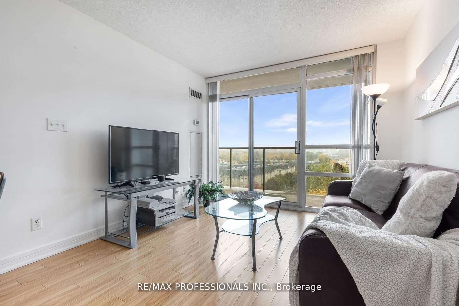 18 Harrison Garden Boulevard, Unit 706 thumbnail 13