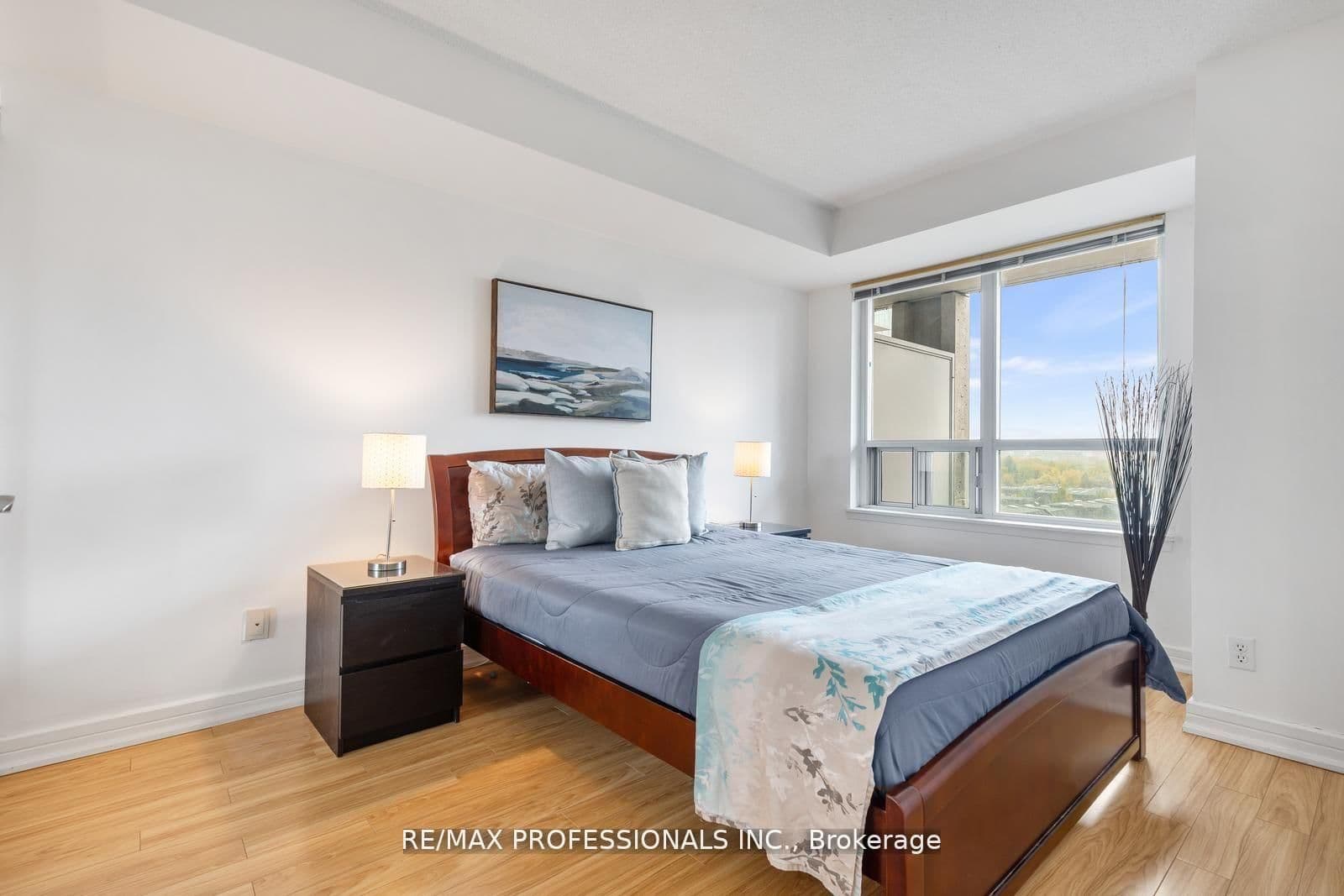 18 Harrison Garden Boulevard, Unit 706 thumbnail 2