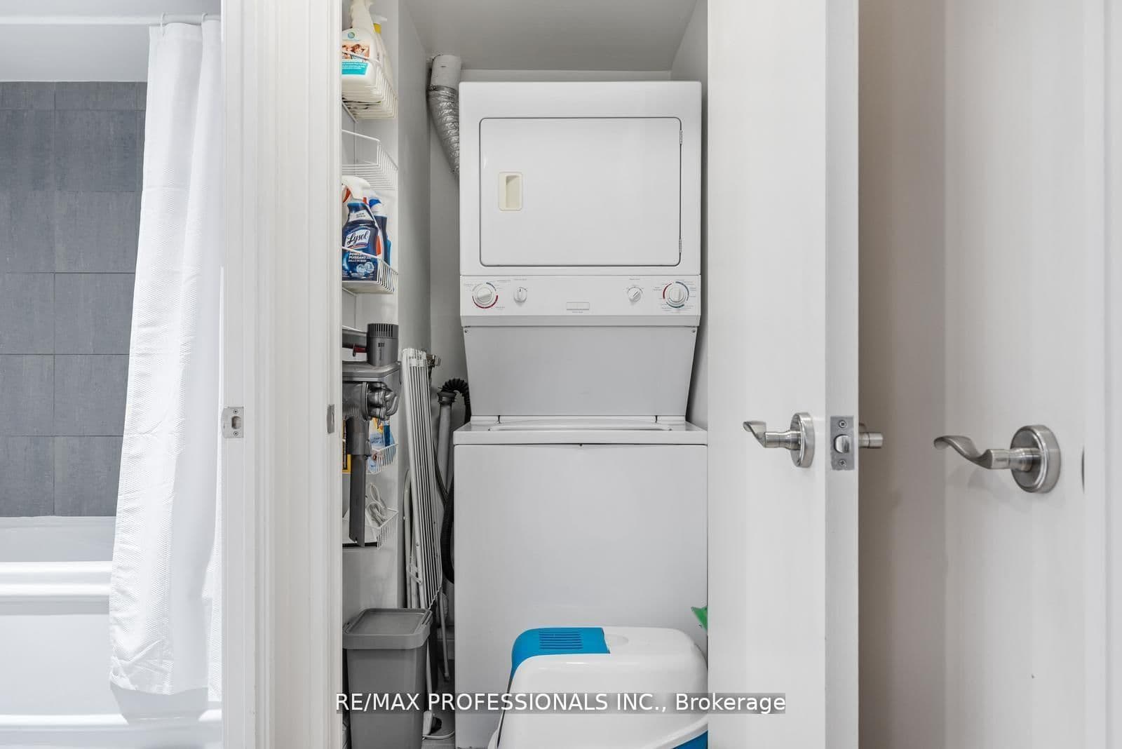 18 Harrison Garden Boulevard, Unit 706 thumbnail 20