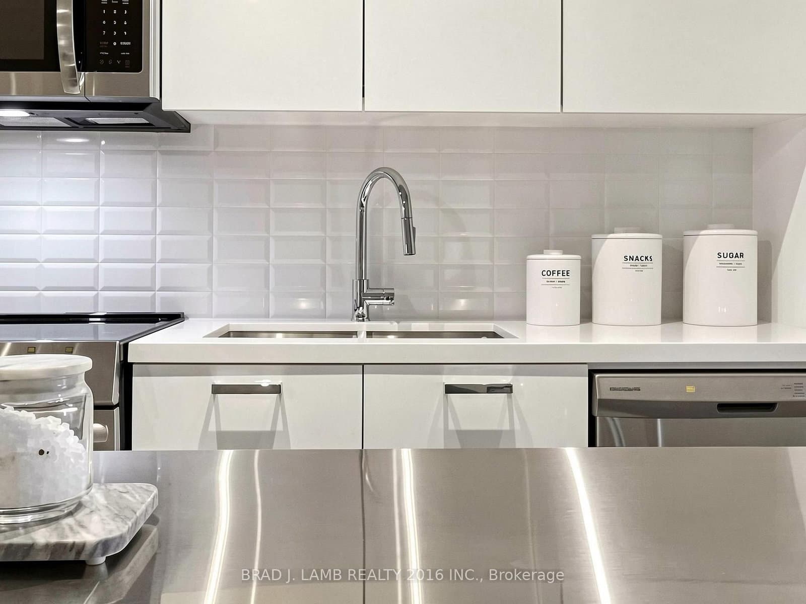 284 King Street E, Unit 404 thumbnail 16