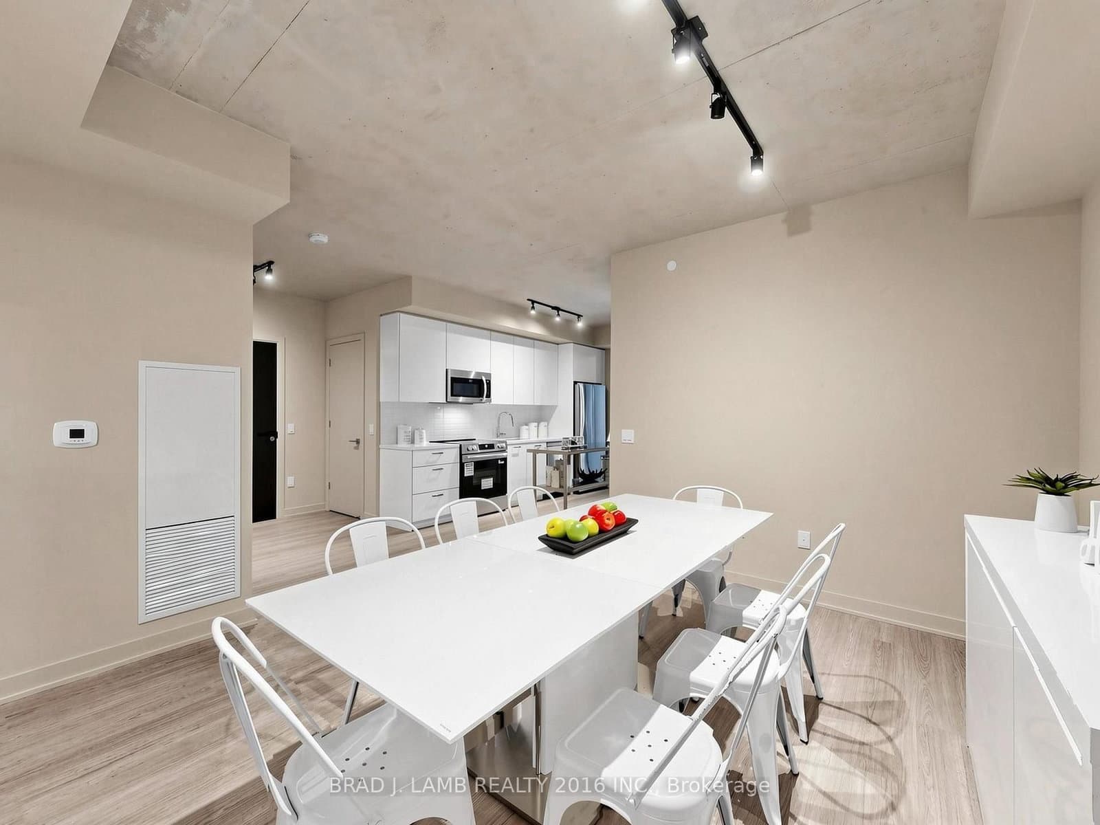 284 King Street E, Unit 404 thumbnail 23