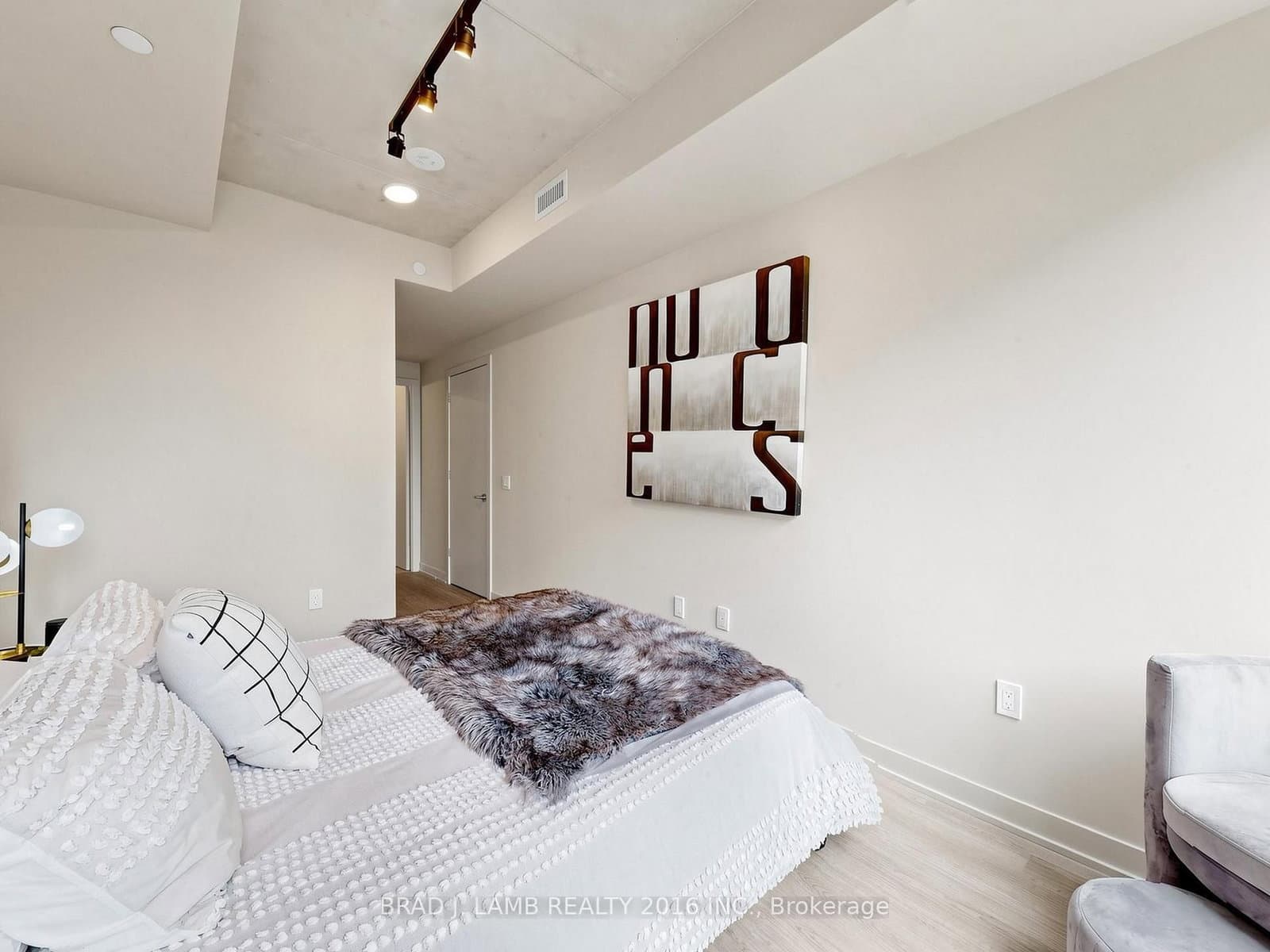 284 King Street E, Unit 404 thumbnail 28