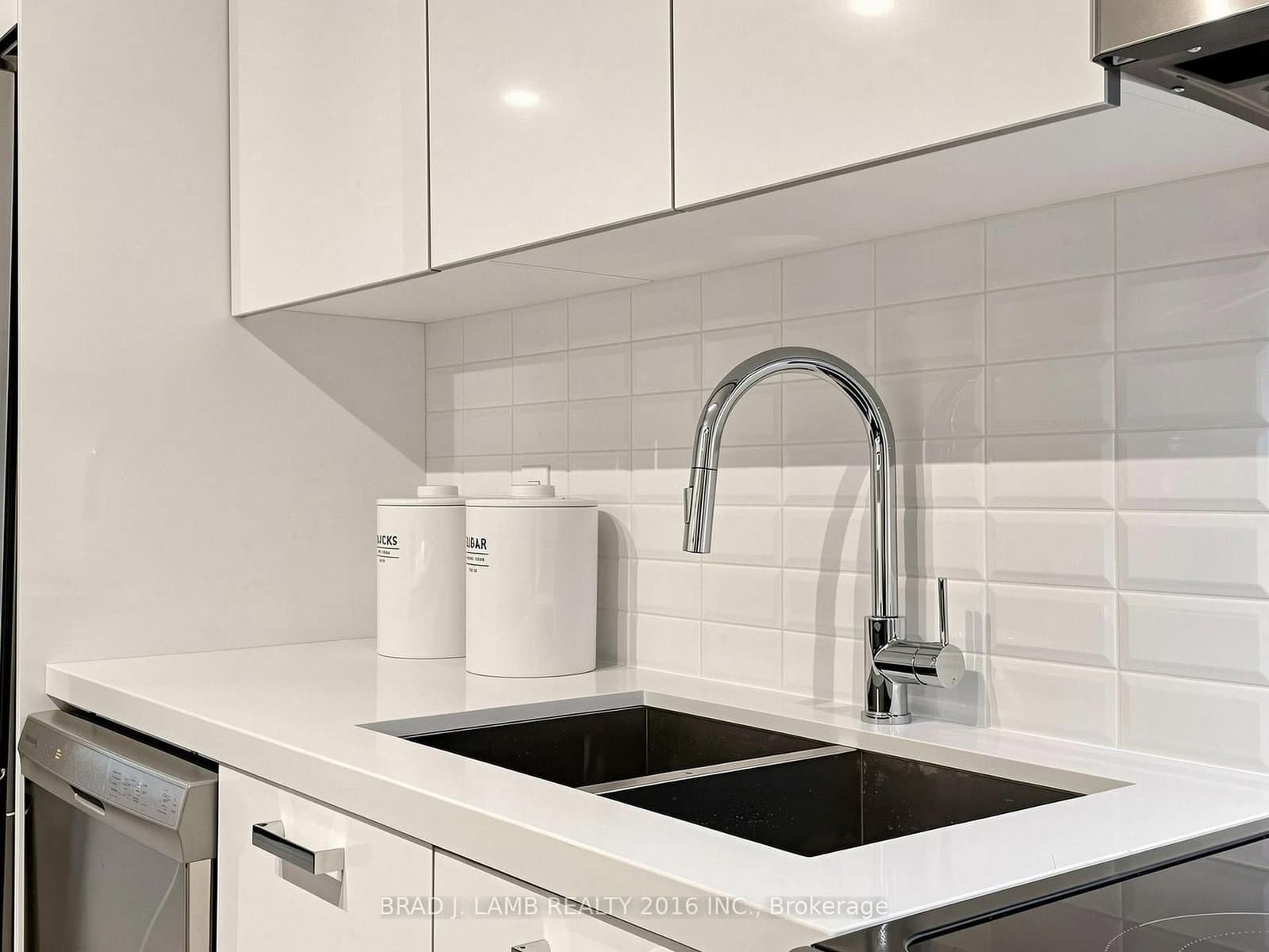 284 King Street E, Unit 505 thumbnail 16
