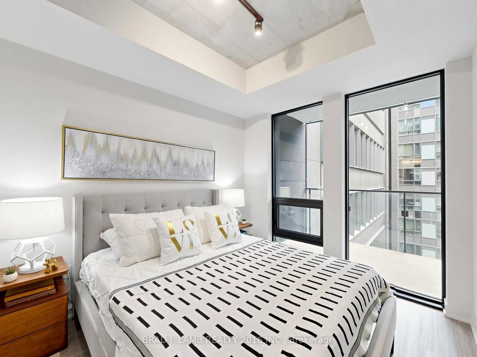 284 King Street E, Unit 505 thumbnail 20