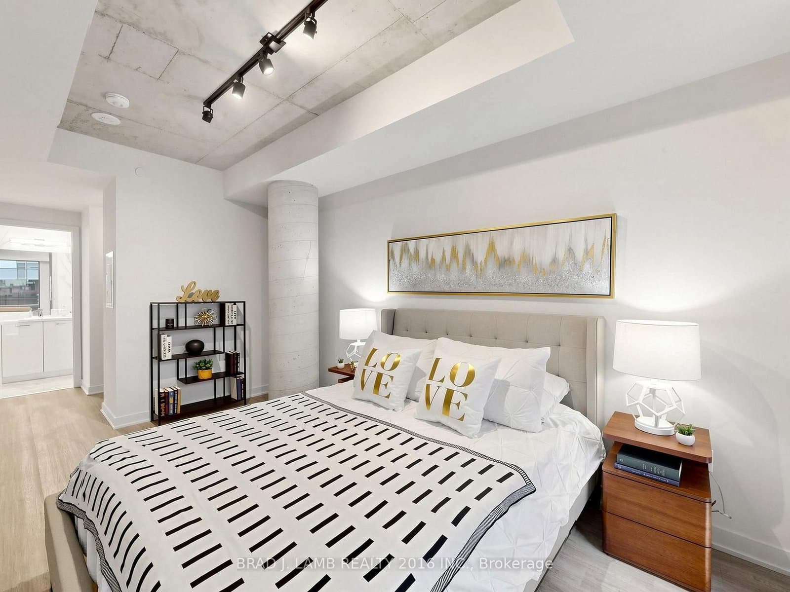 284 King Street E, Unit 505 thumbnail 21