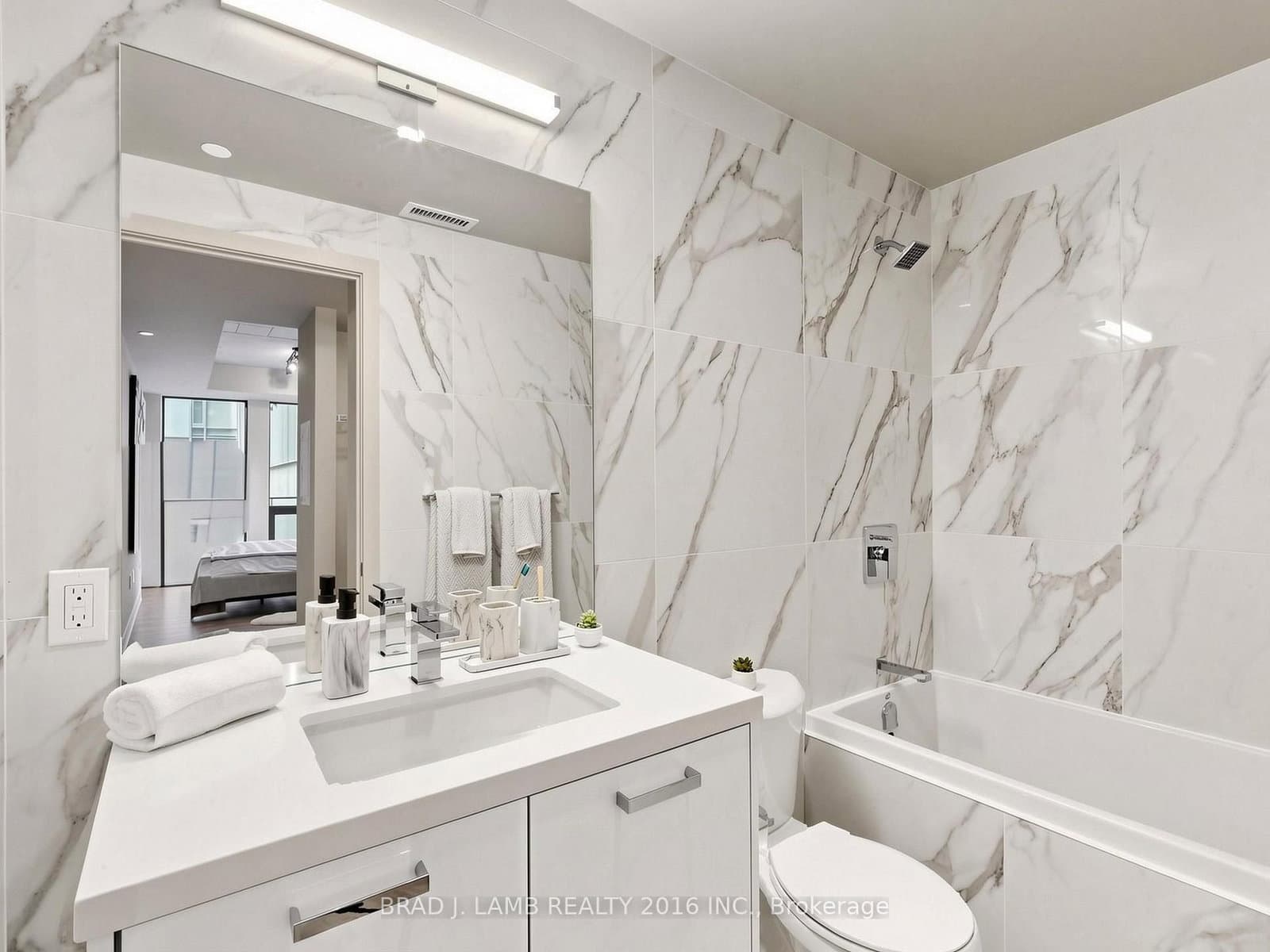 284 King Street E, Unit 505 thumbnail 24