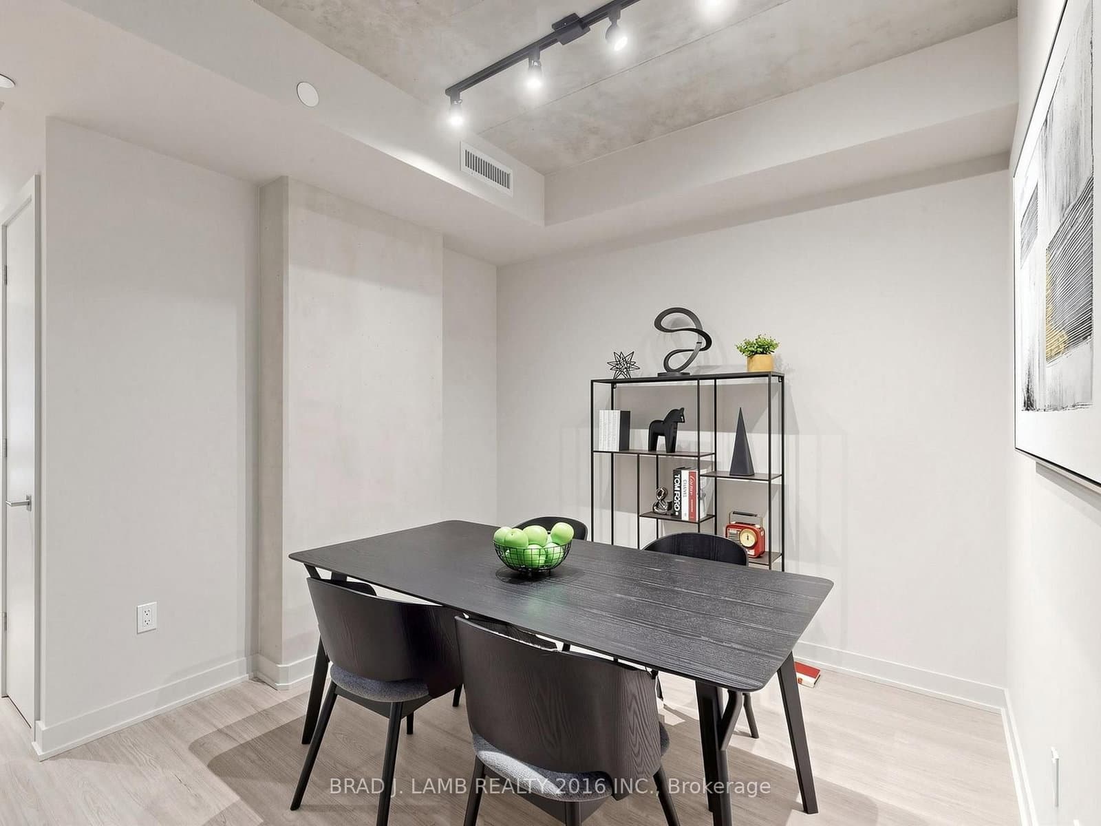 284 King Street E, Unit 505 thumbnail 6