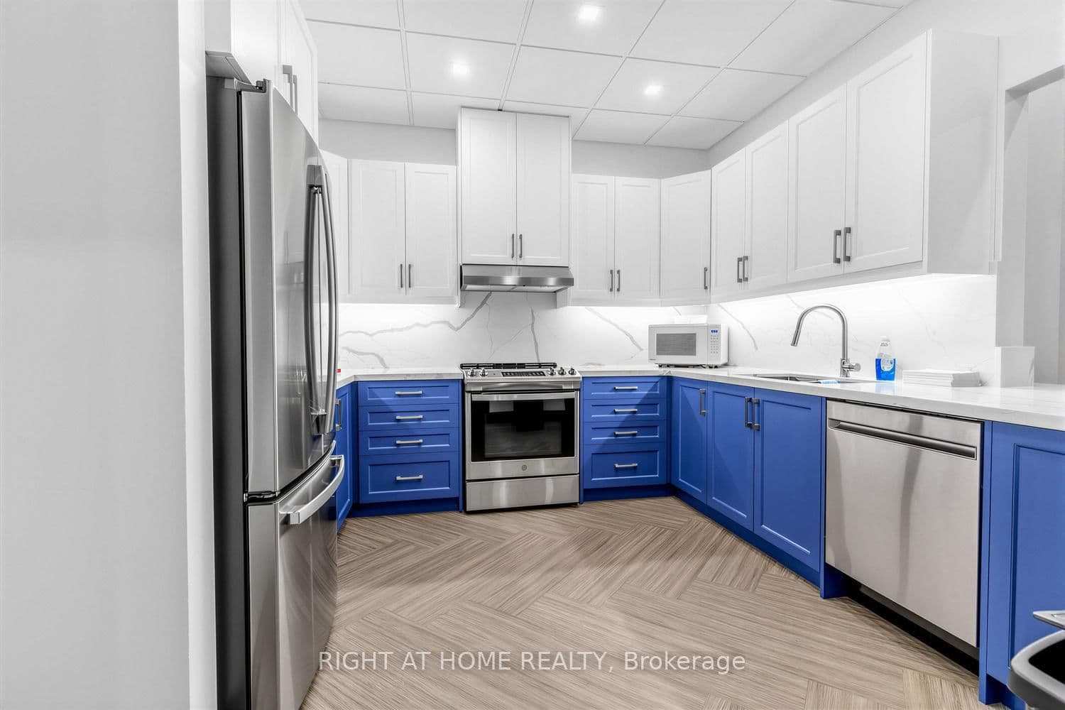284 Bloor Street W, Unit 804 thumbnail 22