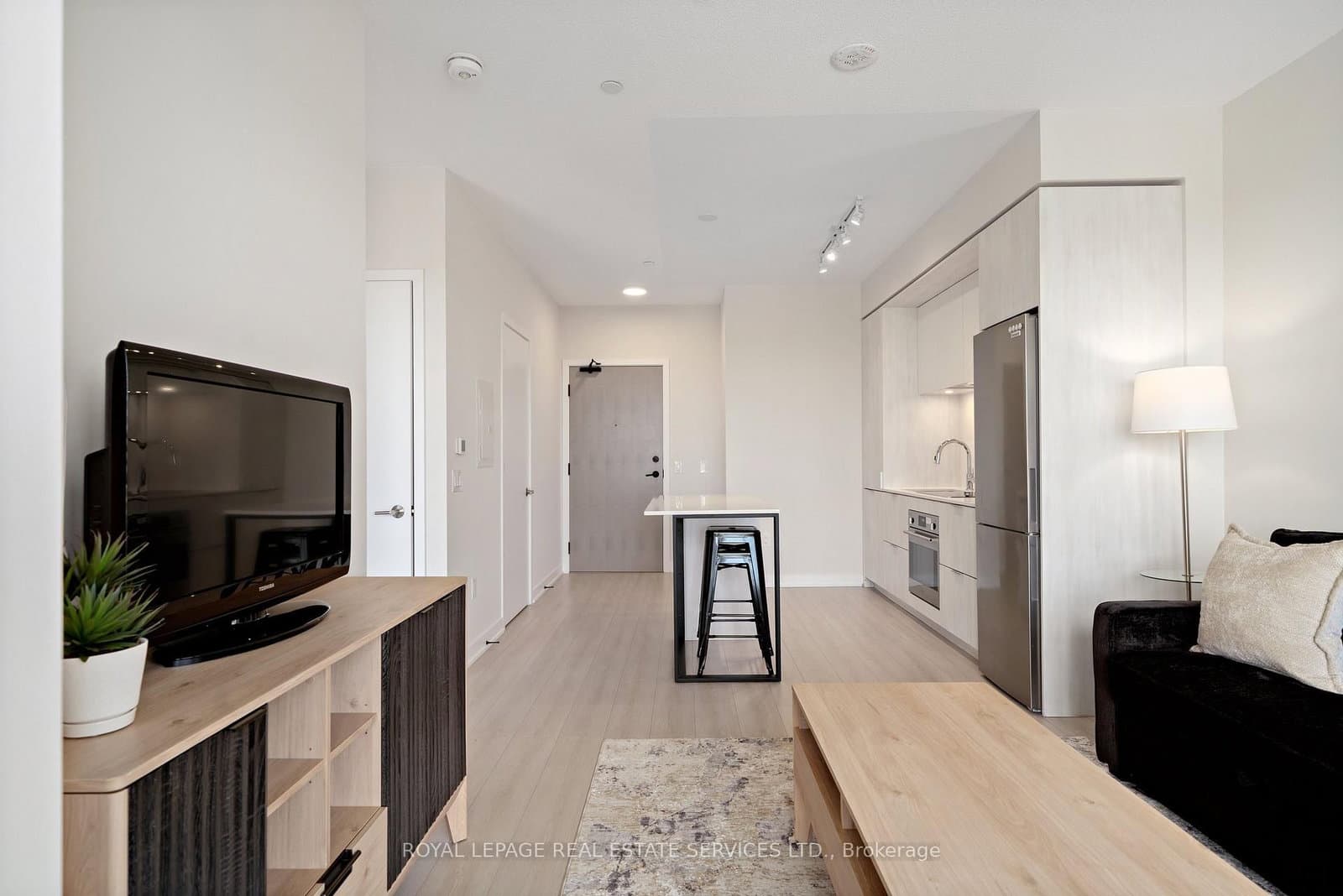 130 River Street, Unit 1411 thumbnail 15
