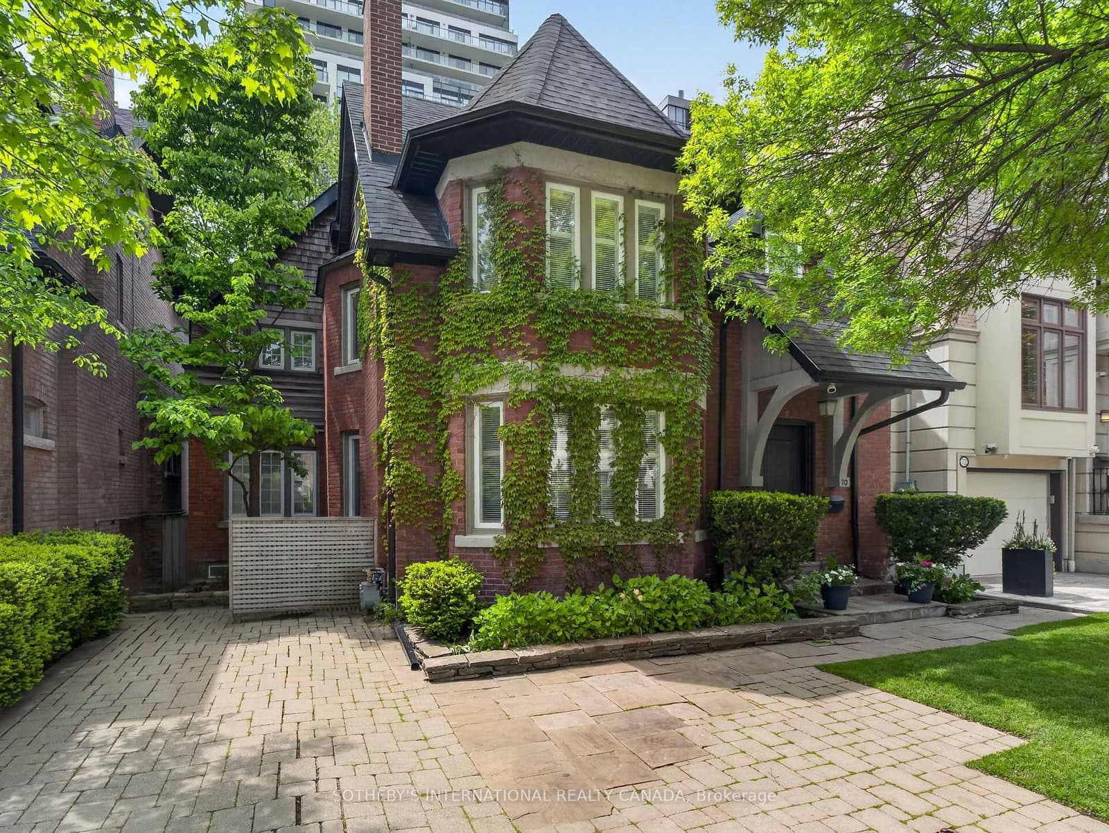 70 Oriole Road - Image 1
