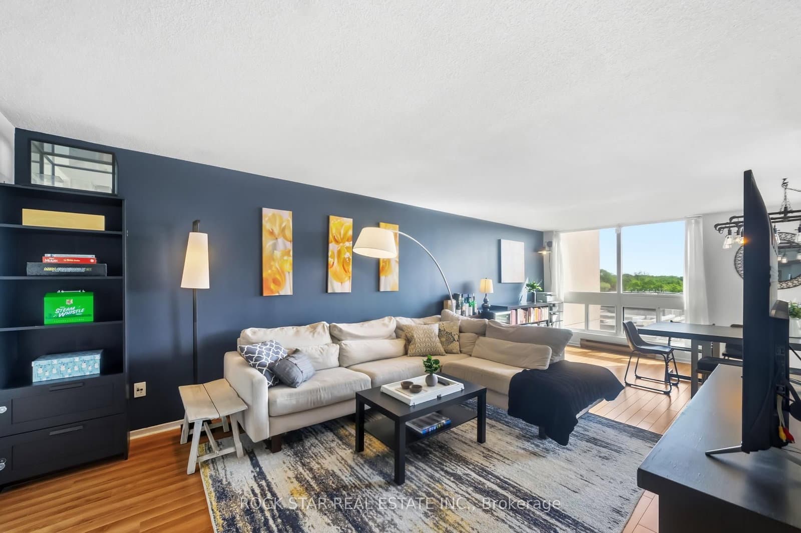 5 Kenneth Avenue, Unit 701 thumbnail 14