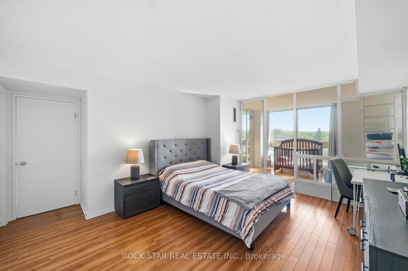 5 Kenneth Avenue, Unit 701 thumbnail 21