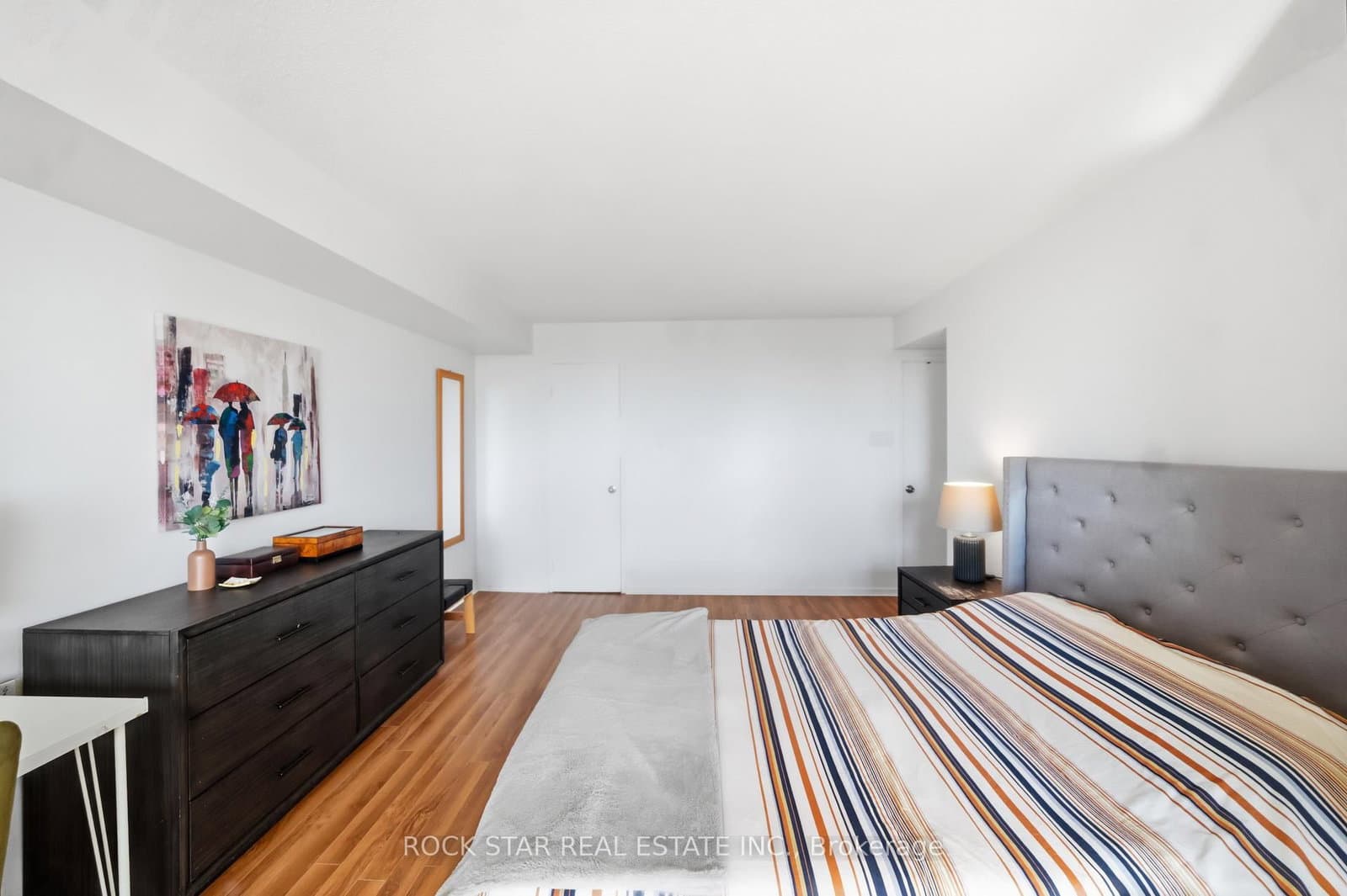 5 Kenneth Avenue, Unit 701 thumbnail 22