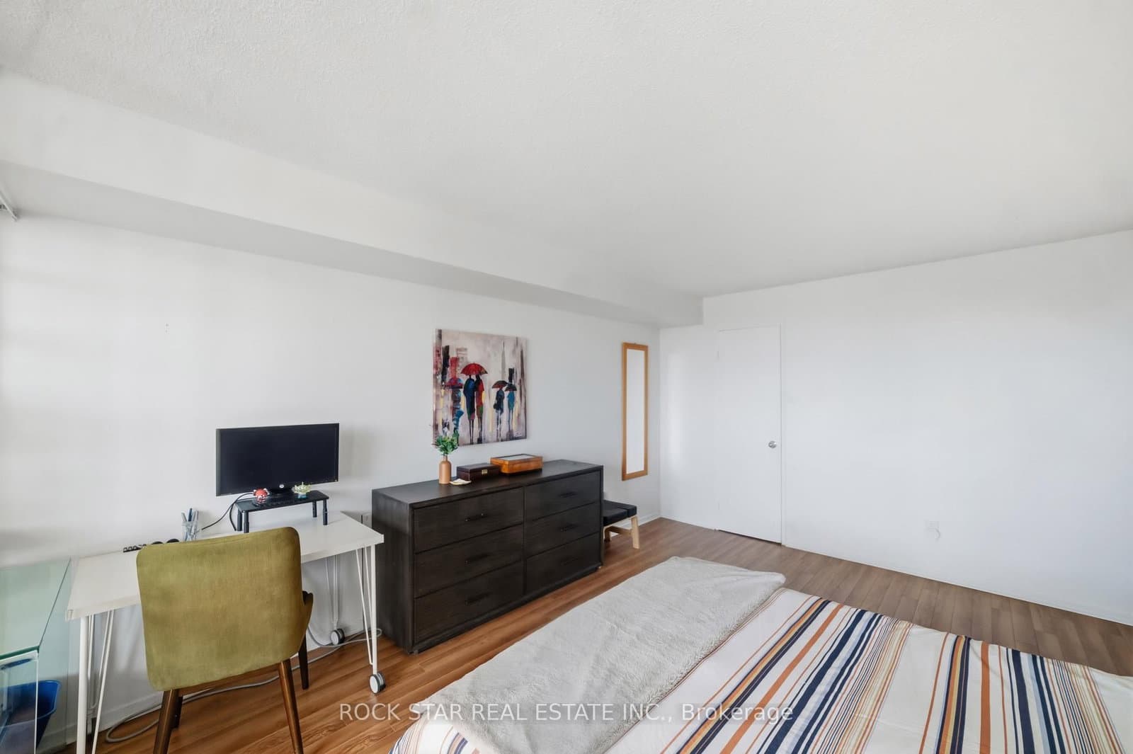 5 Kenneth Avenue, Unit 701 thumbnail 23