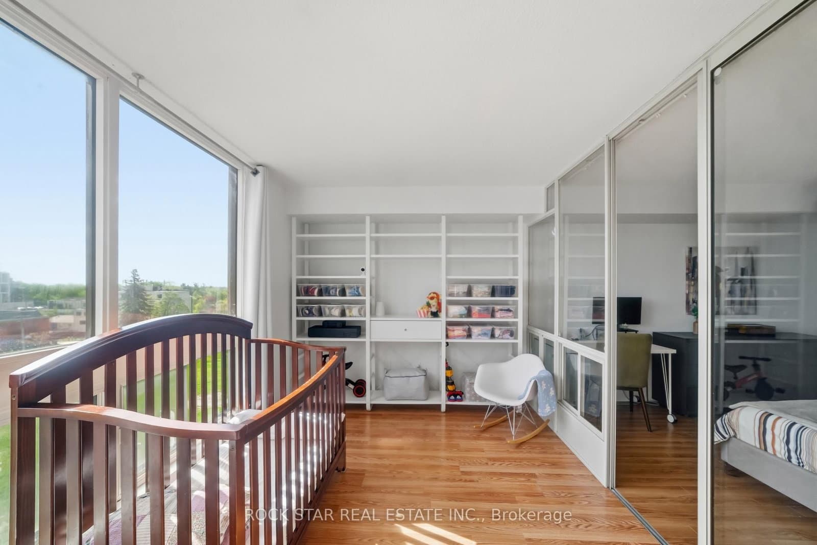 5 Kenneth Avenue, Unit 701 thumbnail 24
