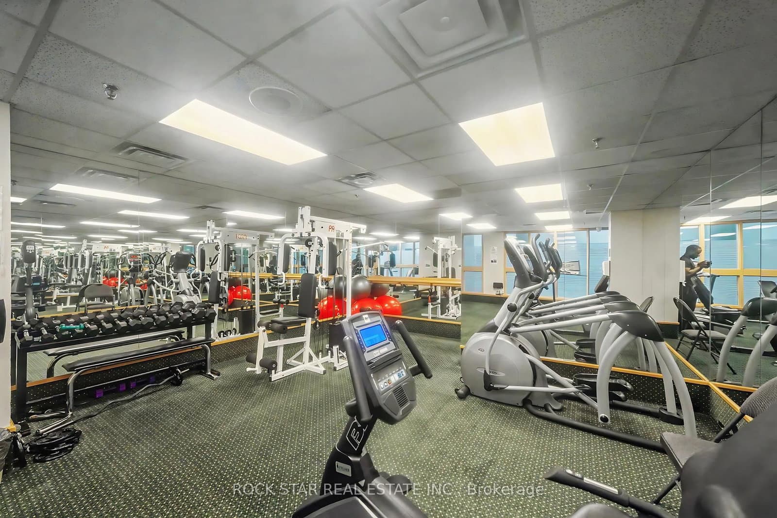 5 Kenneth Avenue, Unit 701 thumbnail 33