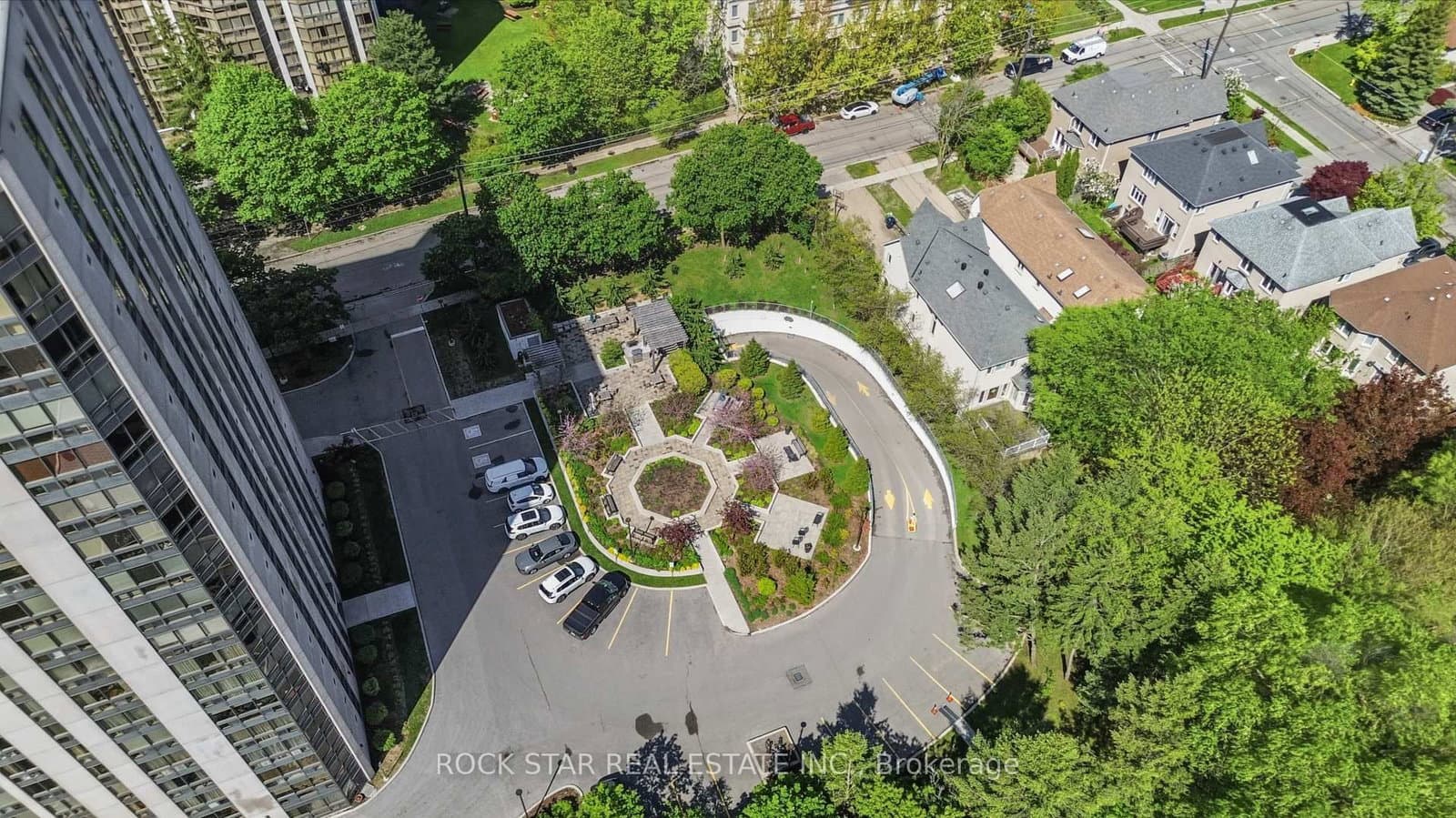 5 Kenneth Avenue, Unit 701 thumbnail 4