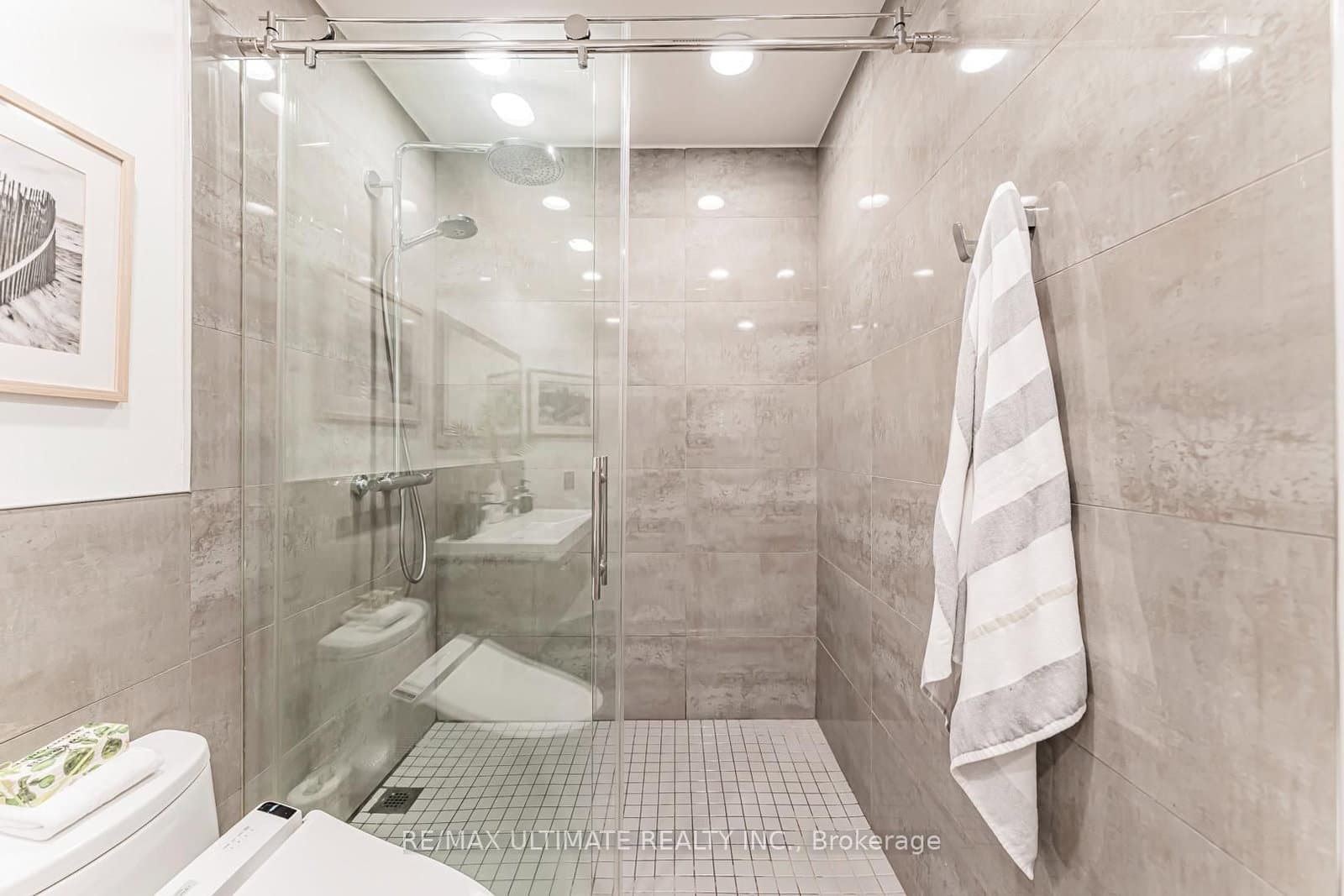 10 Queens Quay W, Unit 2206 thumbnail 27