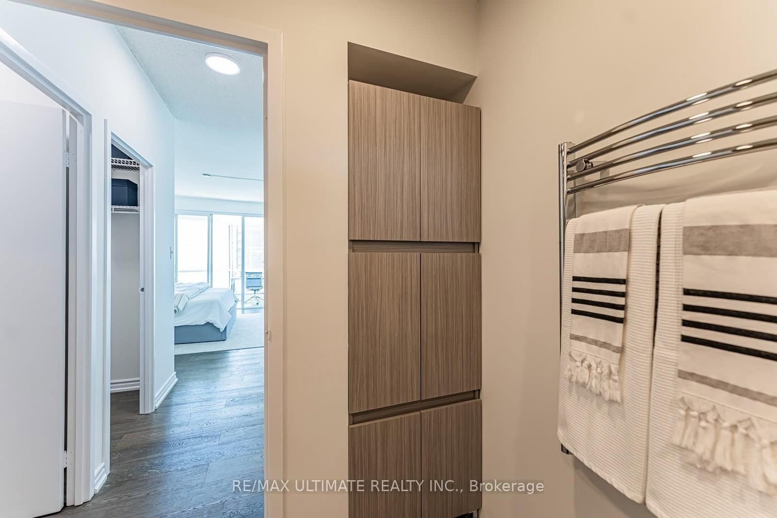 10 Queens Quay W, Unit 2206 thumbnail 30